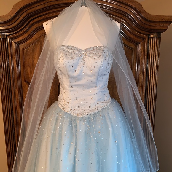 Mori Lee Gown (prom, sweet 16) - Picture 7 of 13